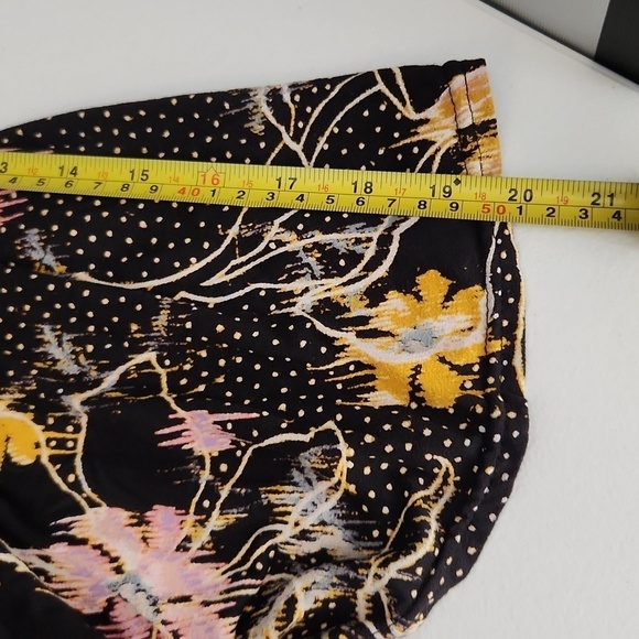 Free People Blouse Floral Boho Large Black Pink - Picture 14 of 16